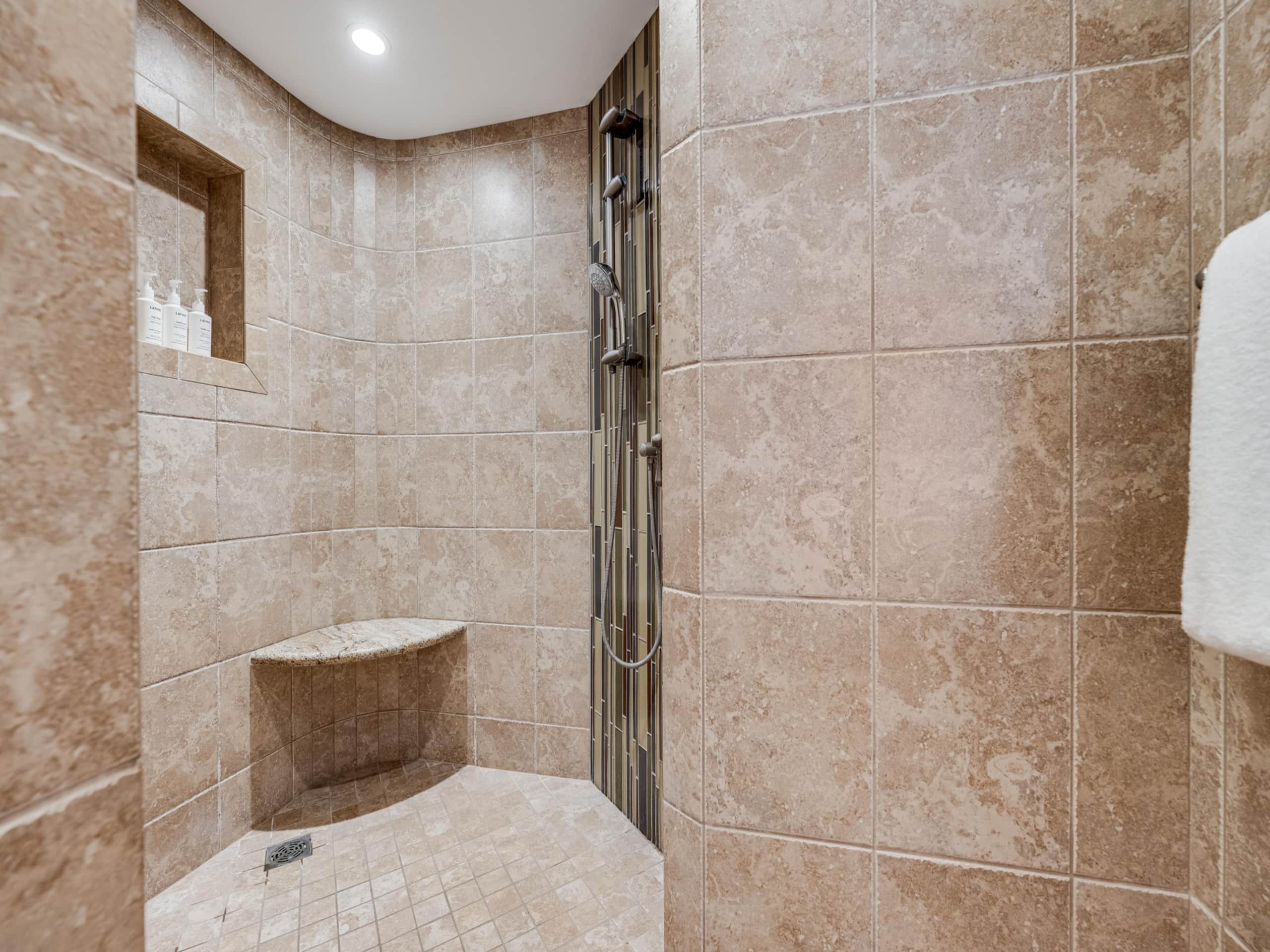 Condo in Lahaina · ★4.86 · 2 bedrooms · 3 beds · 2 baths - Image 22