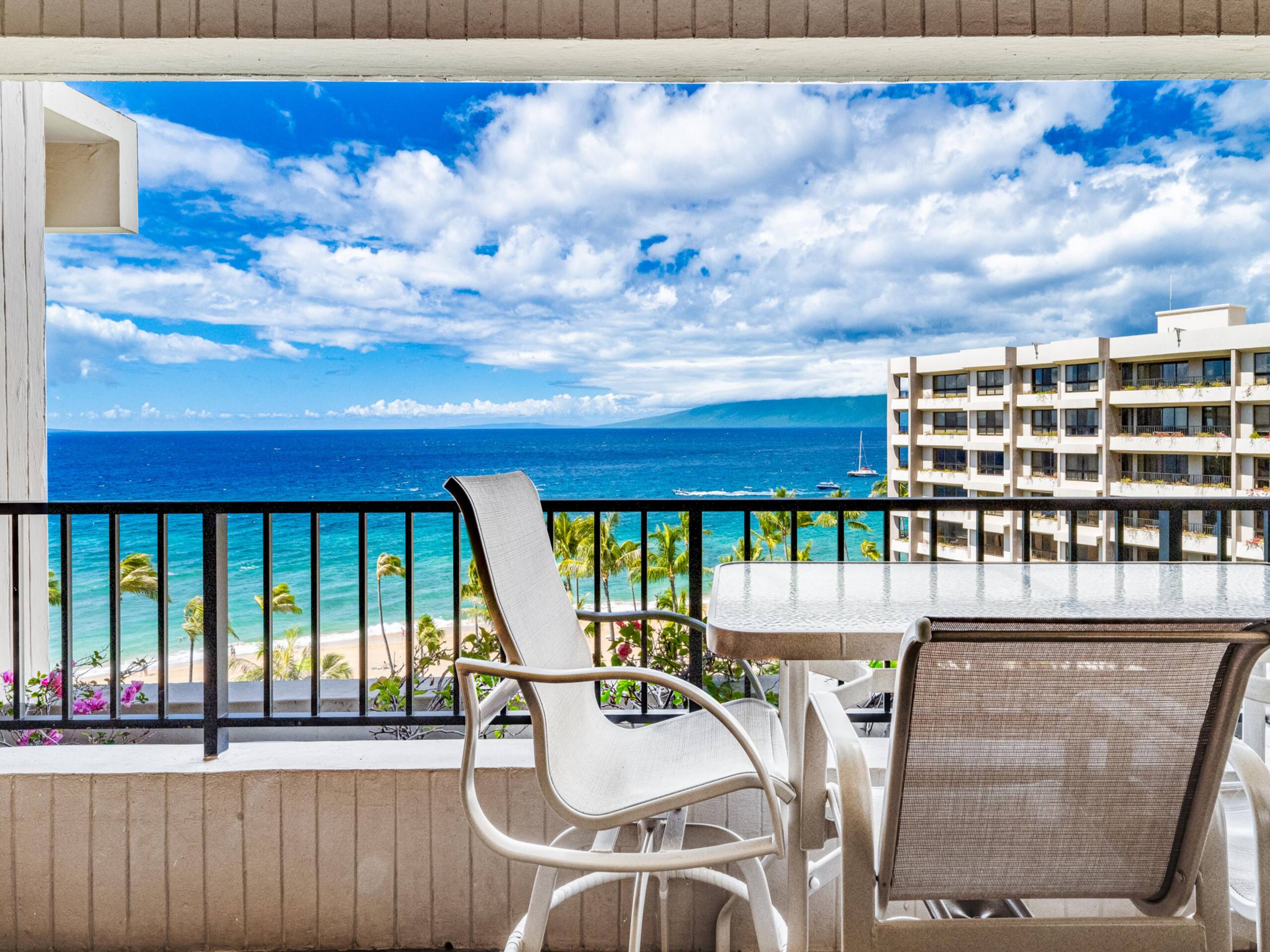 Condo in Lahaina · ★4.86 · 2 bedrooms · 3 beds · 2 baths - Image 2