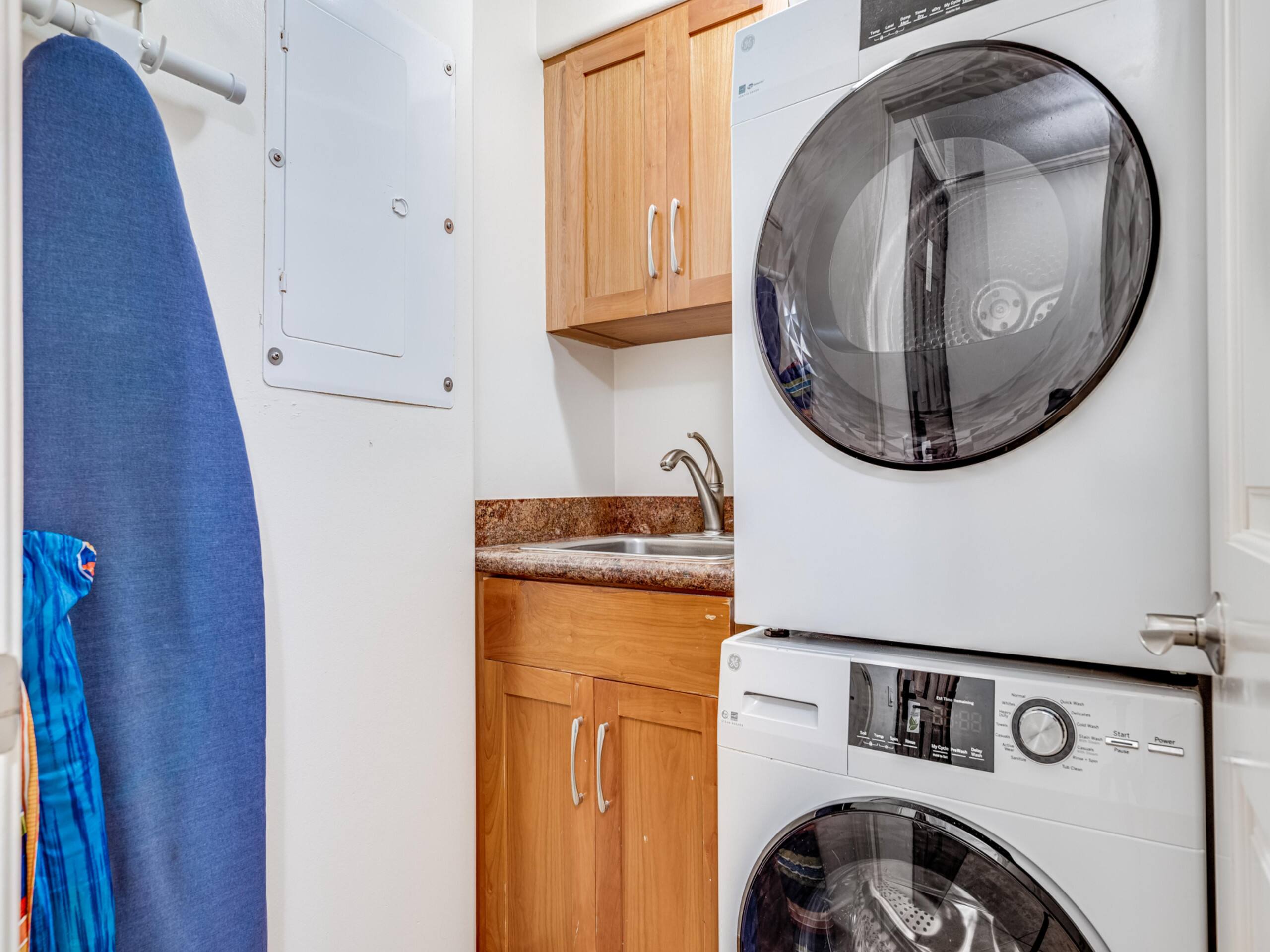 Condo in Lahaina · ★4.86 · 2 bedrooms · 3 beds · 2 baths - Image 27