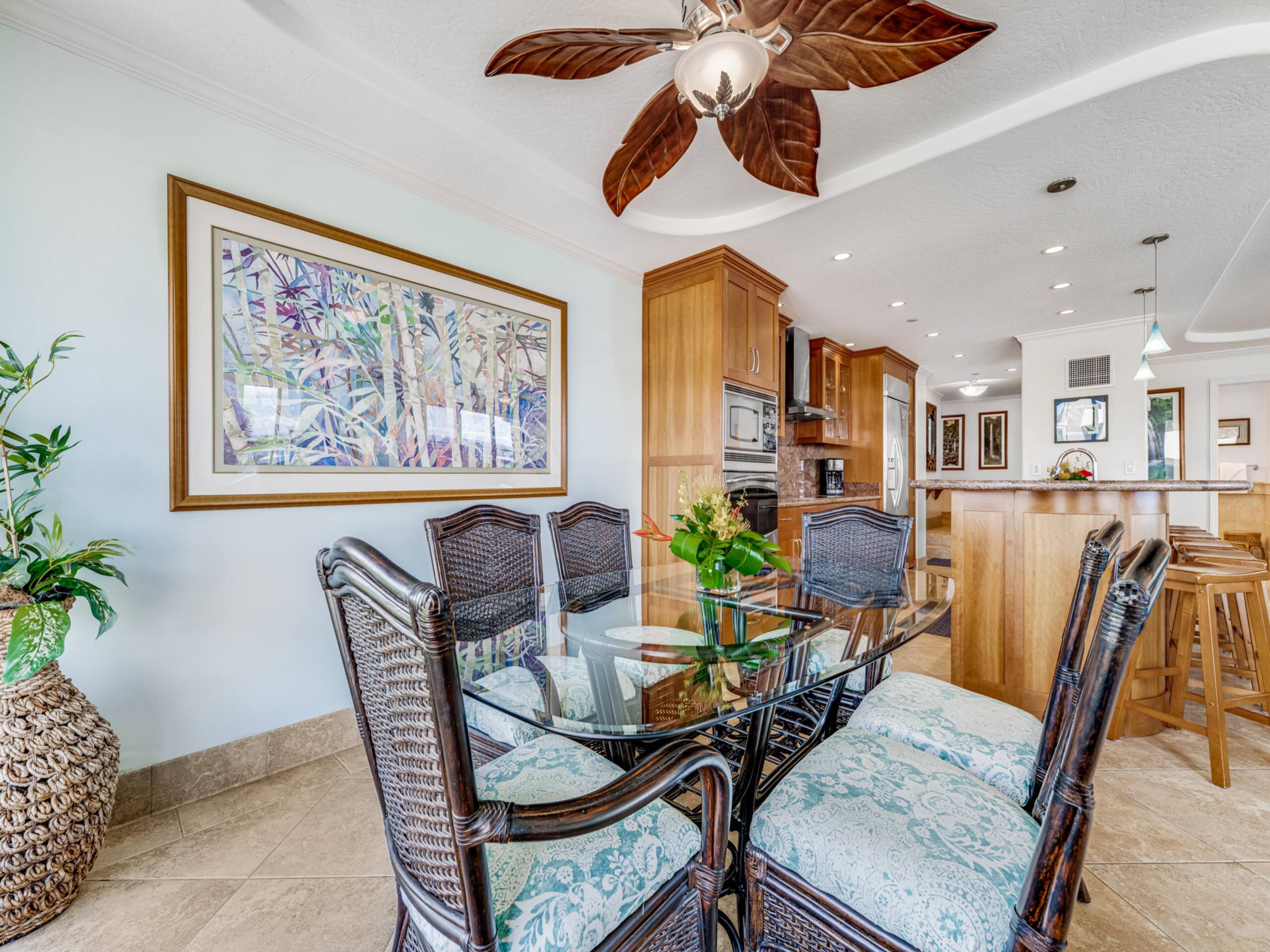 Condo in Lahaina · ★4.86 · 2 bedrooms · 3 beds · 2 baths - Image 13