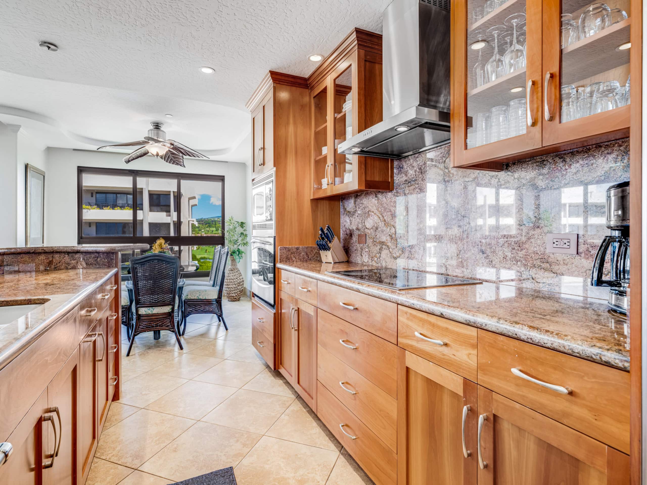 Condo in Lahaina · ★4.86 · 2 bedrooms · 3 beds · 2 baths - Image 10