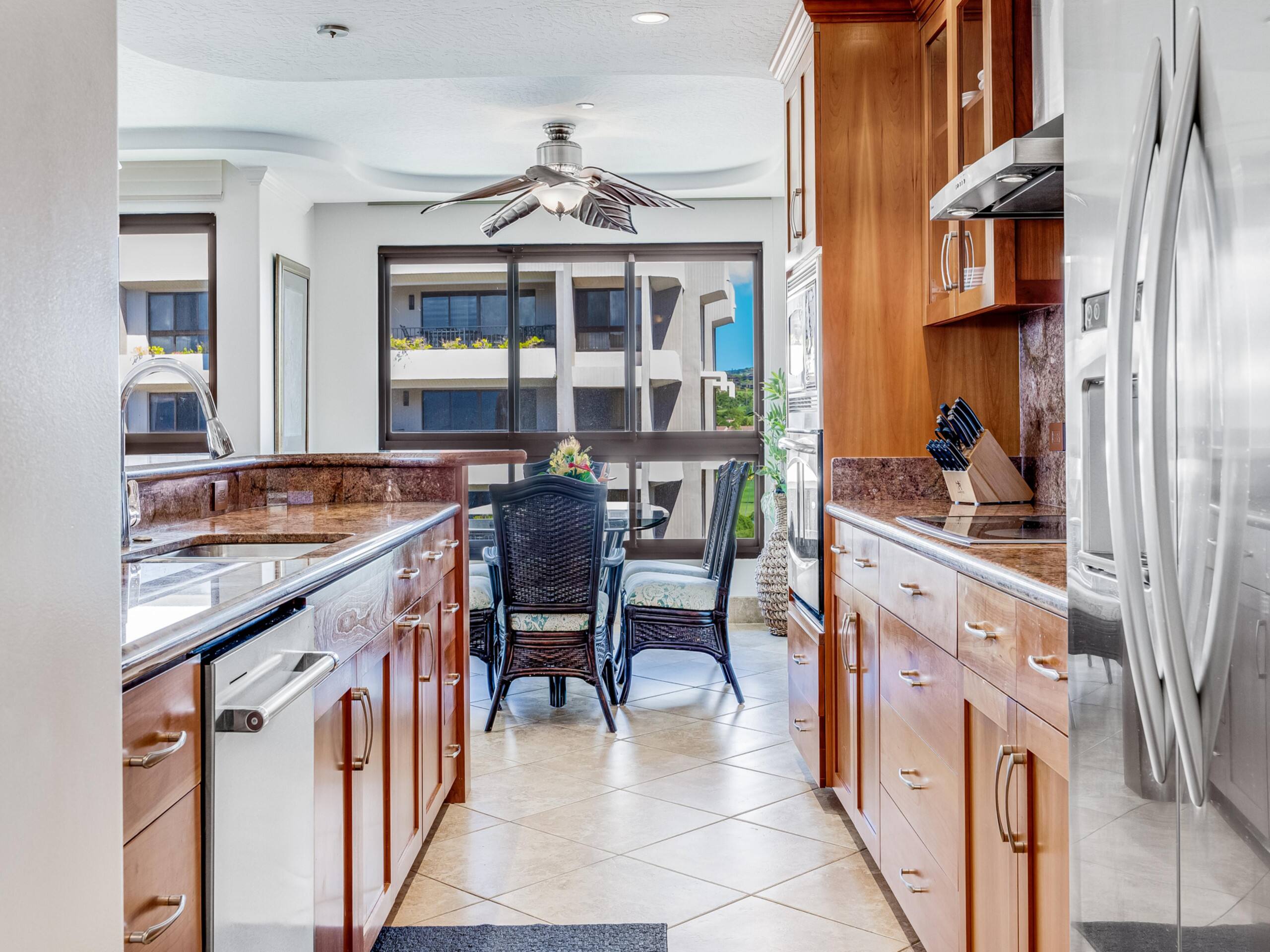 Condo in Lahaina · ★4.86 · 2 bedrooms · 3 beds · 2 baths - Image 8