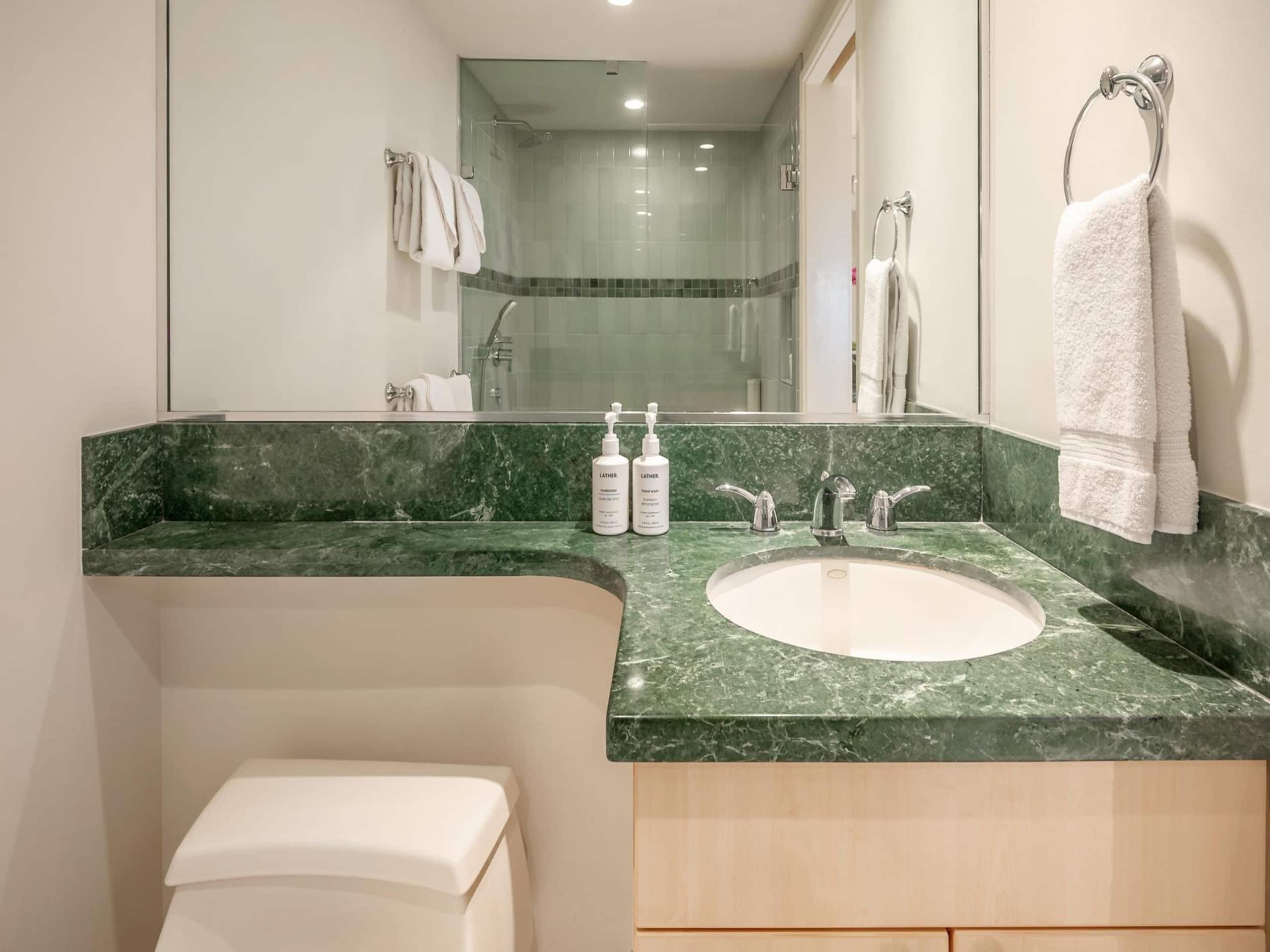 Condo in Lahaina · ★5.0 · 2 bedrooms · 2 beds · 2 baths - Image 19
