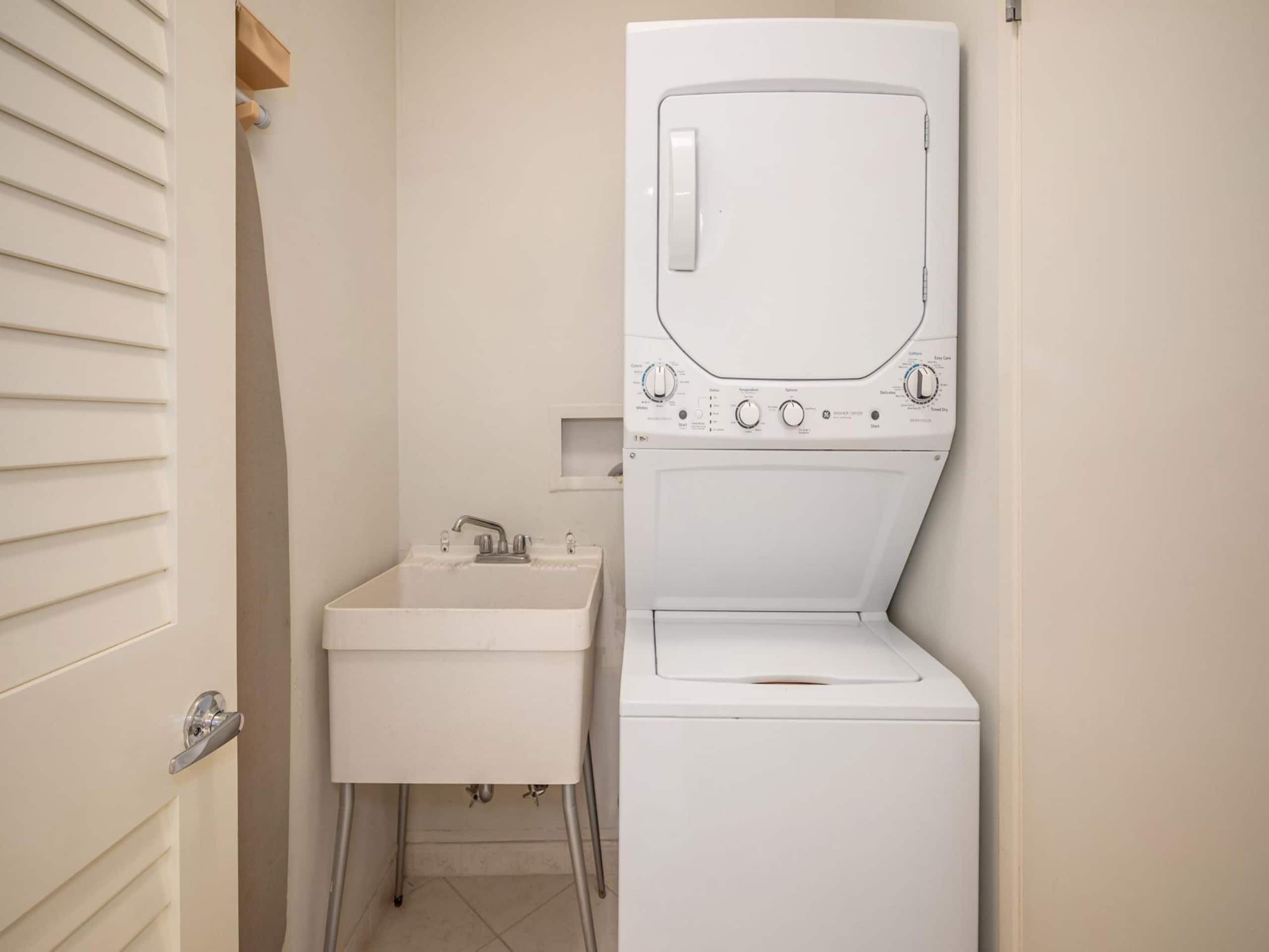 Condo in Lahaina · ★5.0 · 2 bedrooms · 2 beds · 2 baths - Image 20