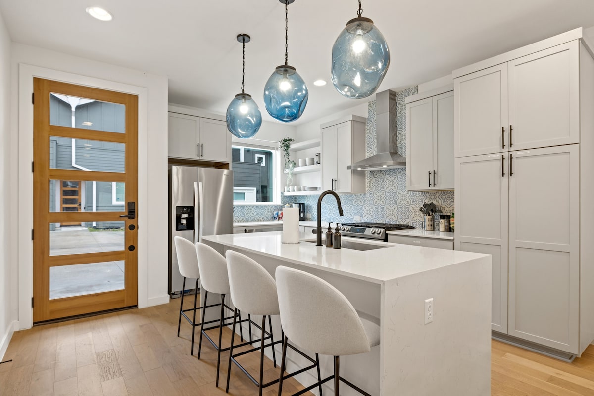 Astonishing Abode | Private+Heated Pool | Near DT