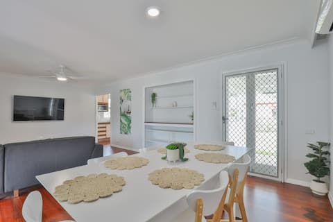 Comfy home w/ Aircons, fenced Yard and Rumpus Room