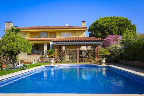 Magnifica Villa Only Families