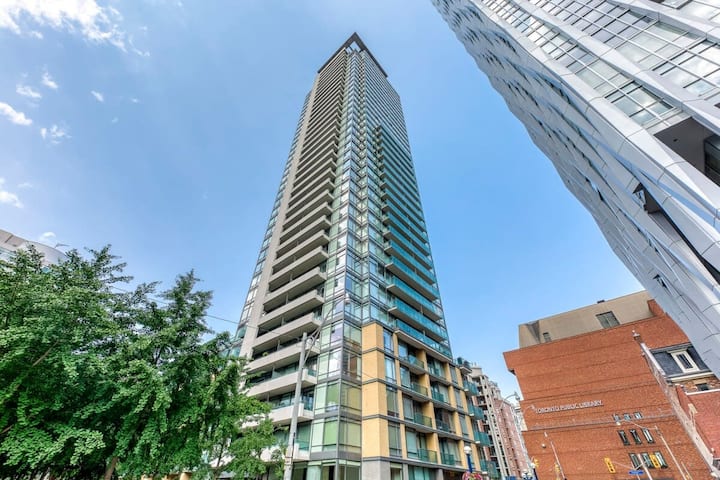 Chic Modern One Bedroom In Yorkville - Toronto