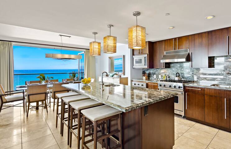 Maui Resort Rentals: Honua Kai Oceanfront 8BR gallery image 3