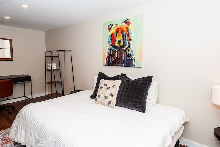 Სტუმრების ქვედა დონის საძინებელი