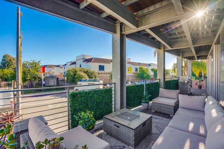 Venice CA “The Steel Rose” Flat gallery image 4