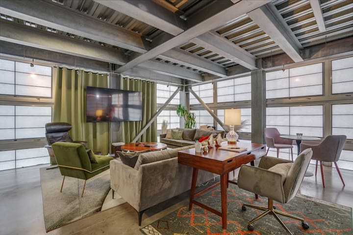 Venice CA “The Steel Rose” Flat