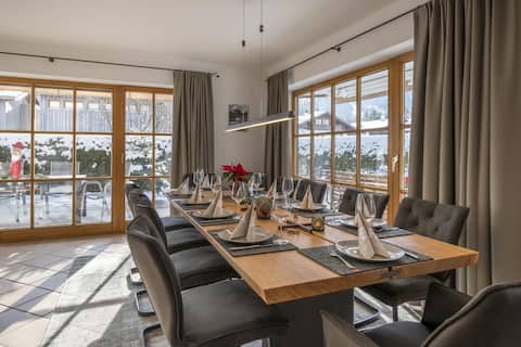 Top performing Airbnb: Holiday house "The 14" in Garmisch-Partenkirchen in Garmisch Partenkirchen