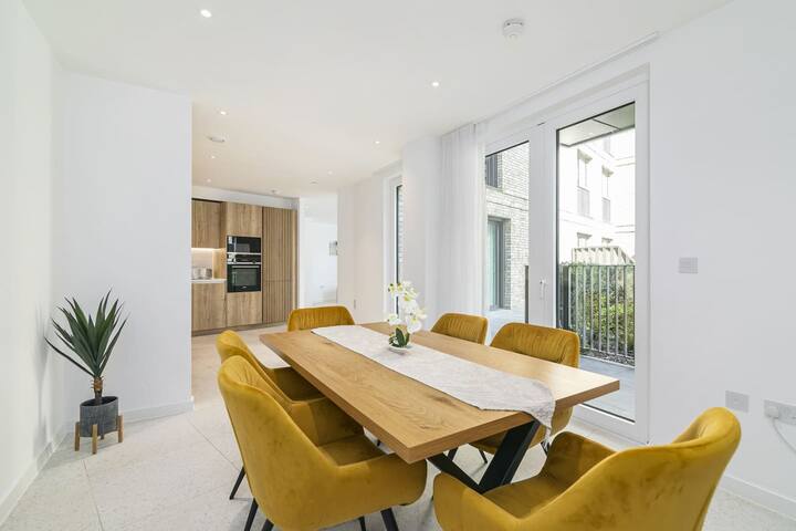 Luxury Spacious Flat with Communal Gardens Parking gallery image 4