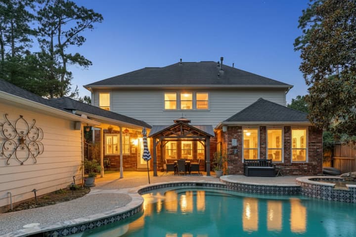5BR Pool & Hot Tub | The Woodlands