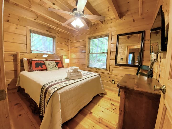 Mandhari ya Chumba cha kulala cha Malkia wa Ghorofa Kuu ya msitu wa kitaifa