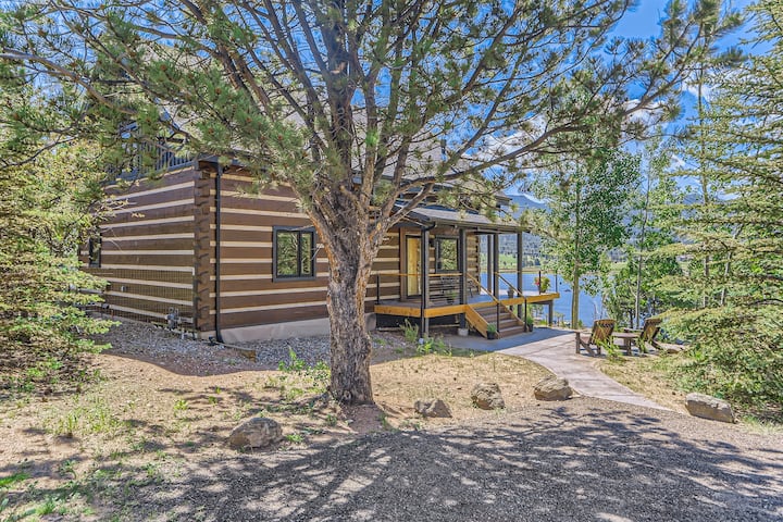 Lake Front! Mtn/Lake Views,HotTub,Gas FirePit,Walk