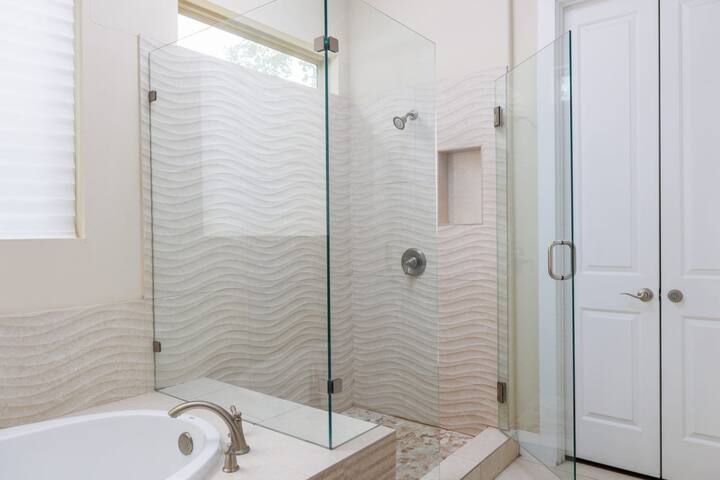 Heated Pool,Central location| Wind Down – Portoro gallery image 3