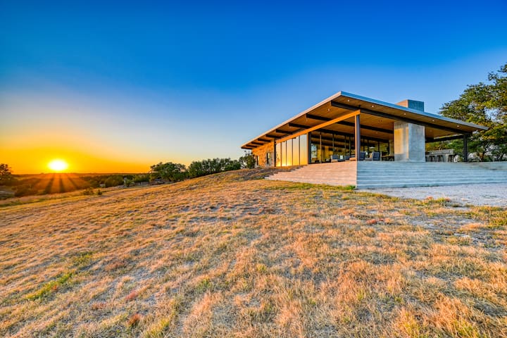 Cozi Vacation managed Airbnb listing 3