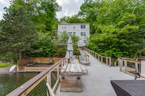 Penny Lane:lake home on Keuka Lake, large sun deck