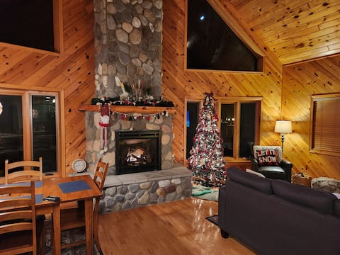Loon Star Lodge- close to bike trails and Crosby