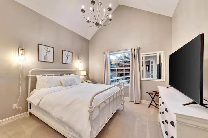 Suite de invitados en el nivel principal - Cama tamaño queen