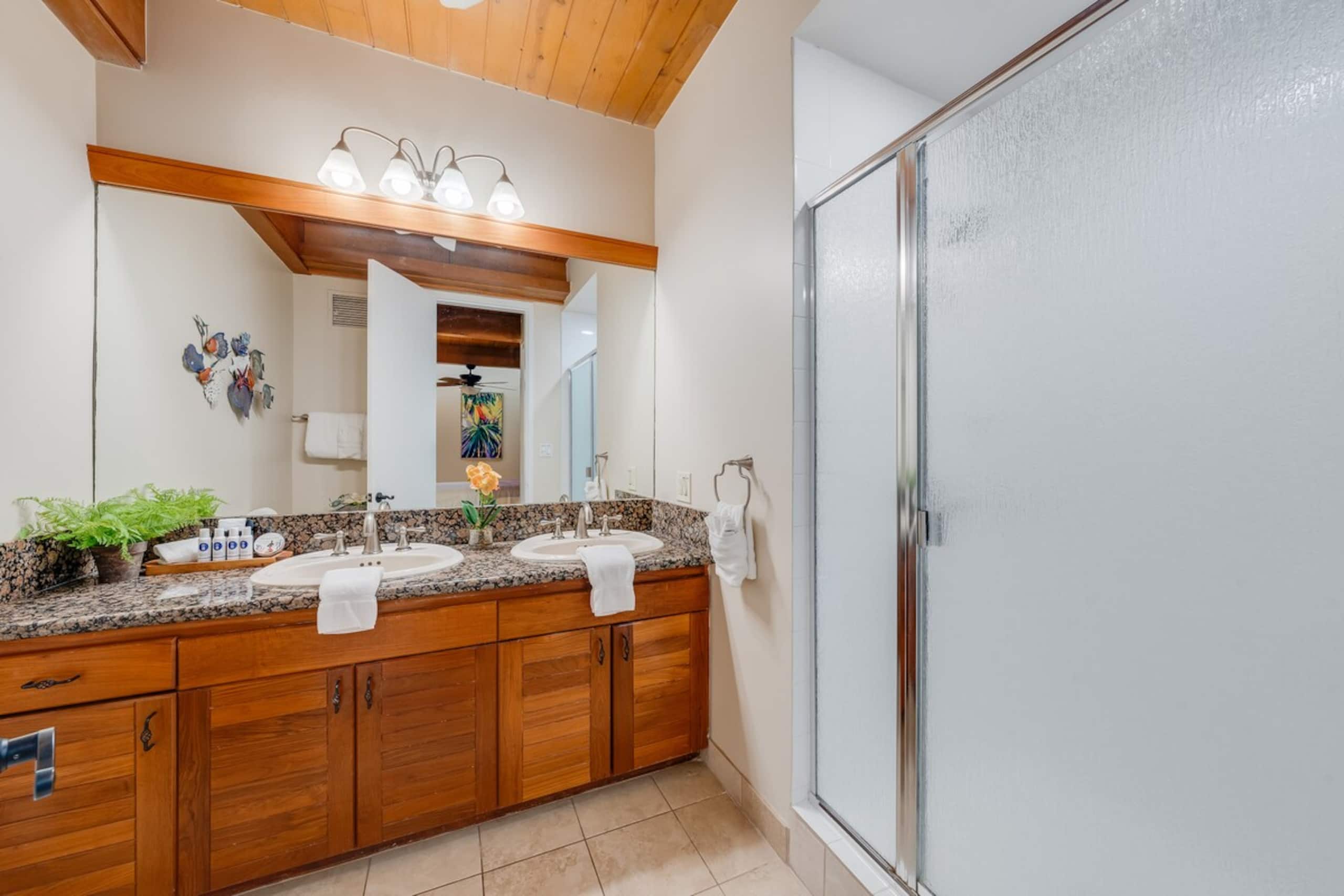 Condo in Lahaina · ★4.92 · 3 bedrooms · 4 beds · 3 baths - Image 23