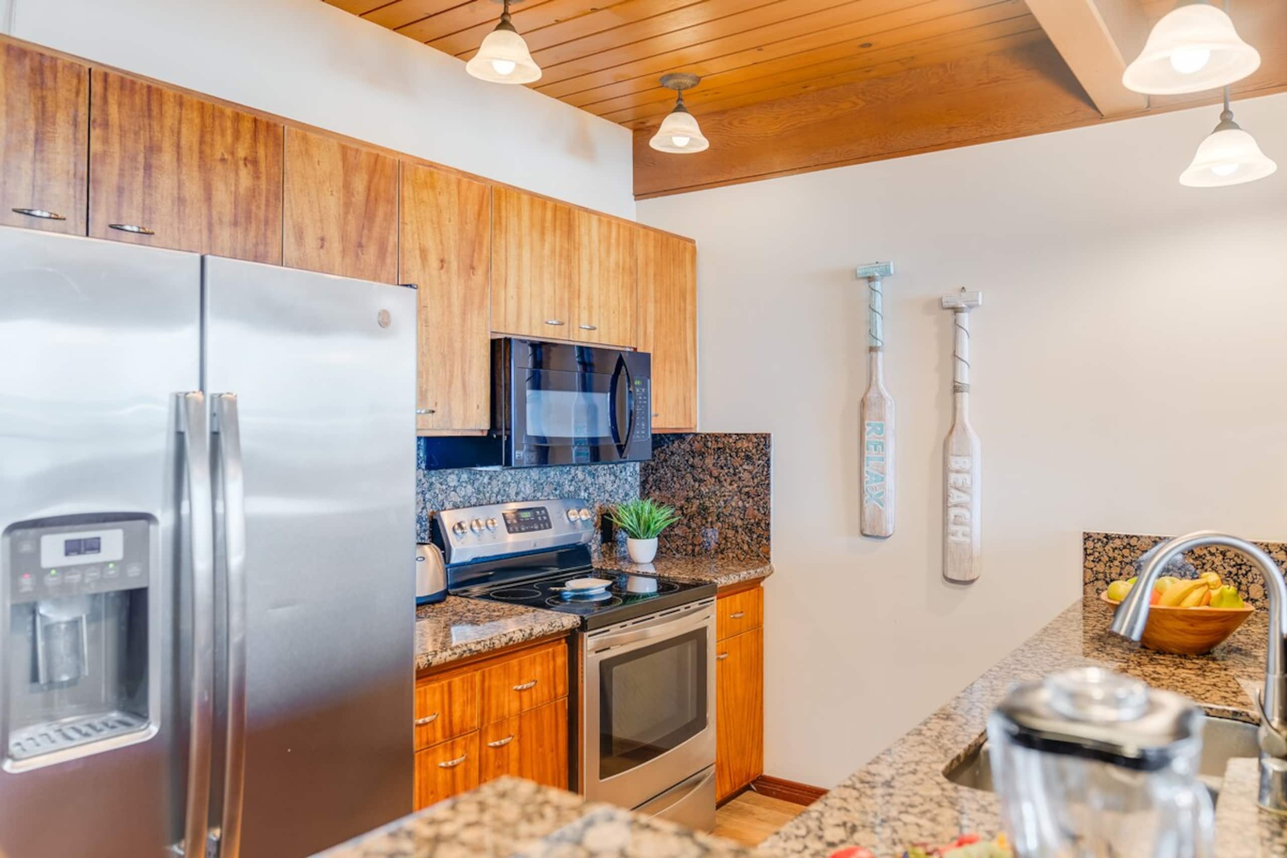 Condo in Lahaina · ★4.92 · 3 bedrooms · 4 beds · 3 baths - Image 2