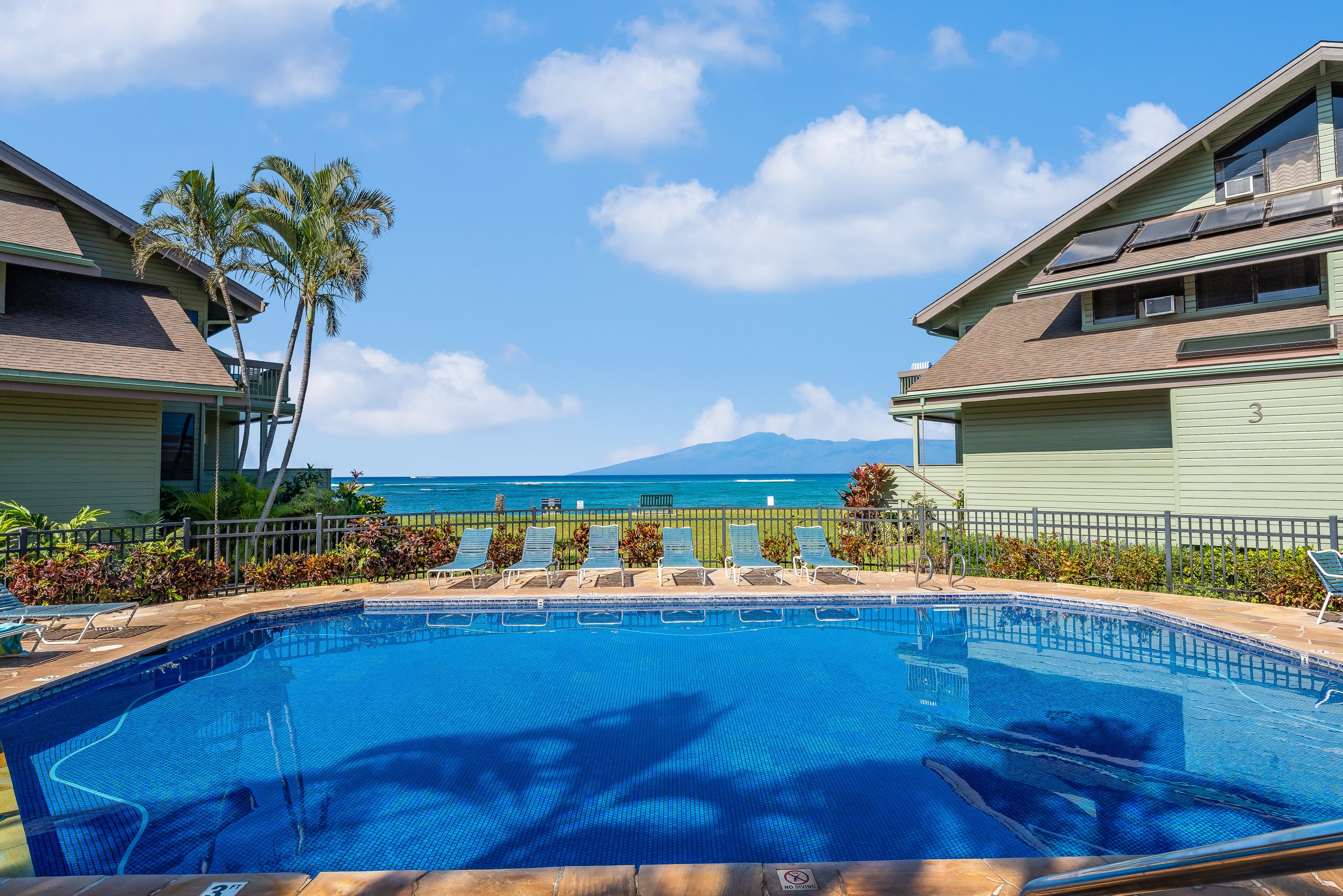 Condo in Lahaina · ★4.92 · 3 bedrooms · 4 beds · 3 baths - Image 42