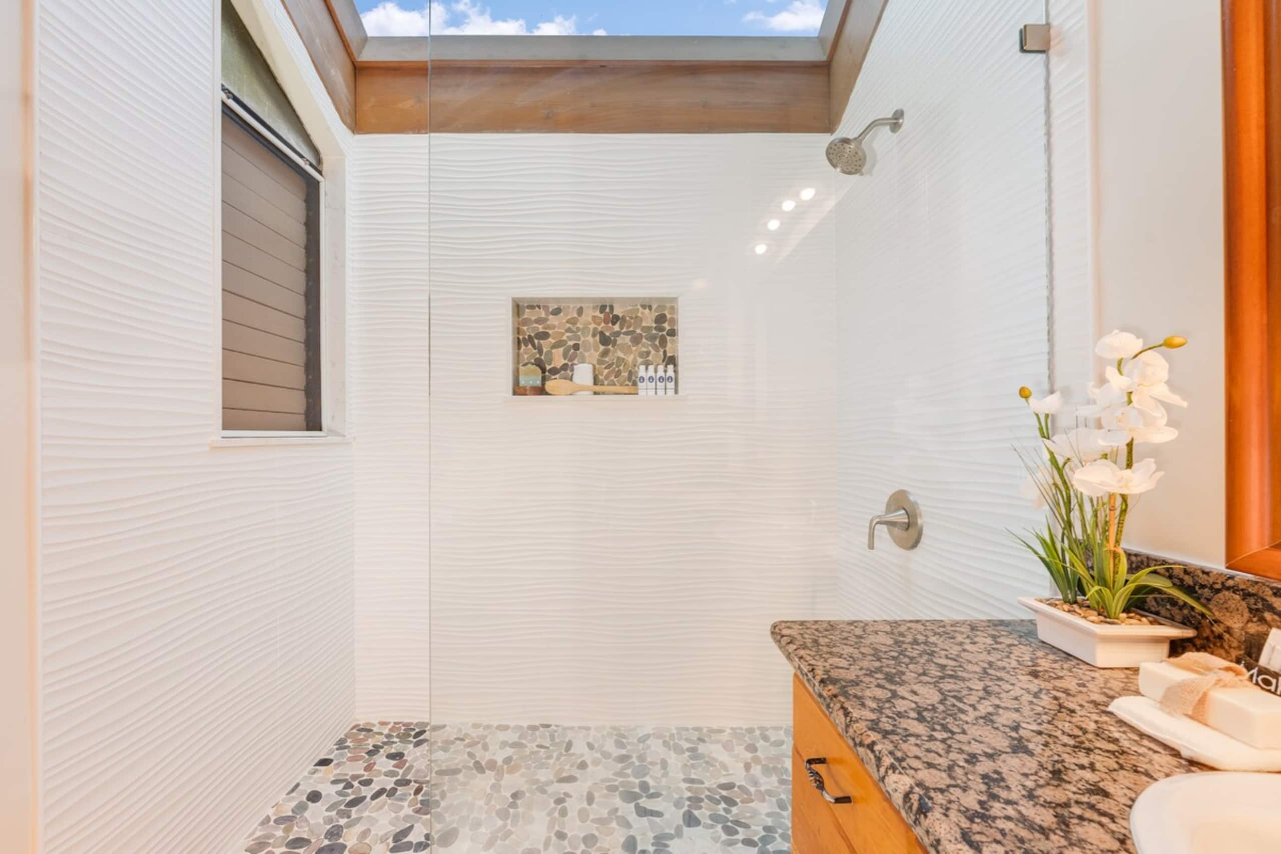 Condo in Lahaina · ★4.92 · 3 bedrooms · 4 beds · 3 baths - Image 21