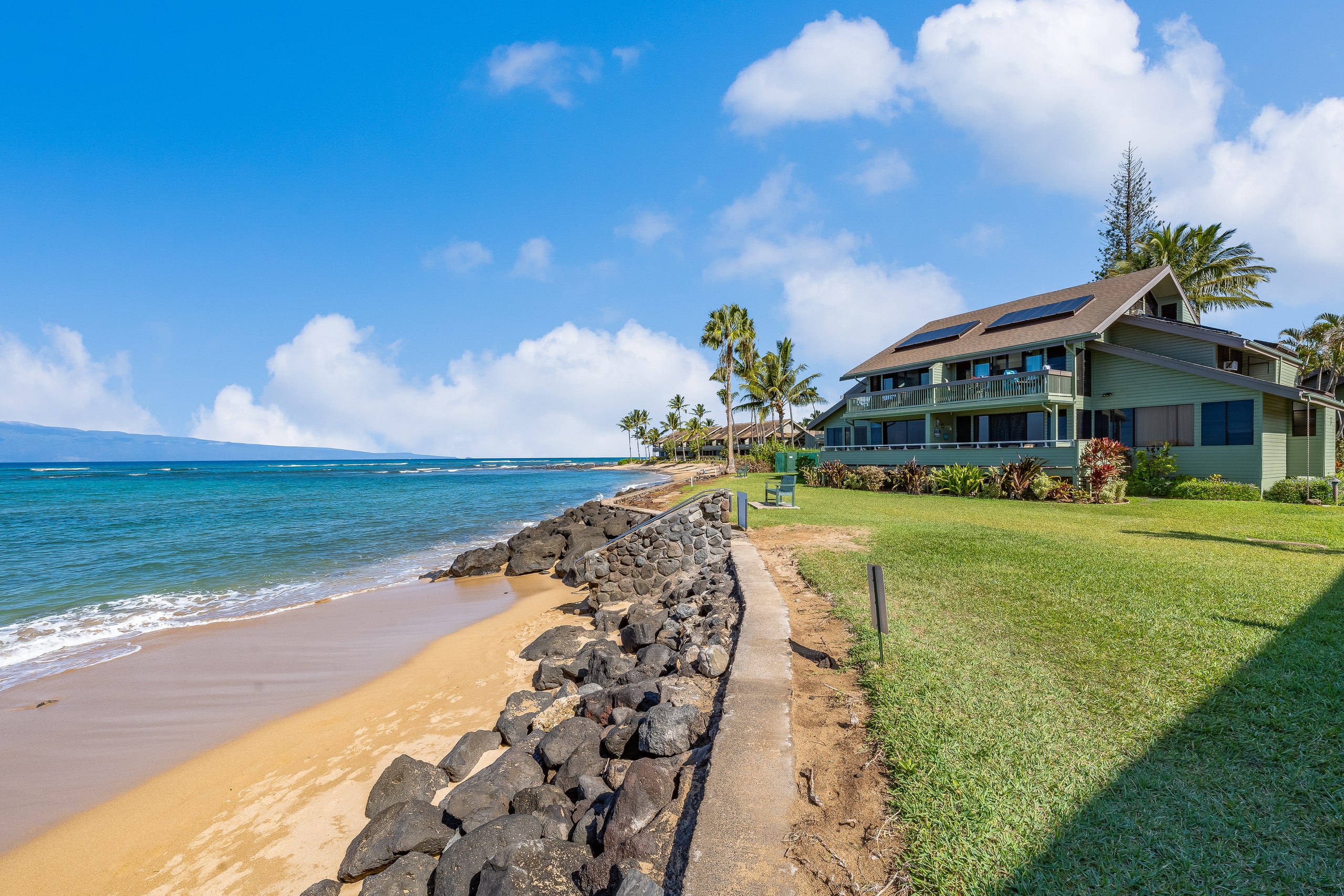 Condo in Lahaina · ★4.92 · 3 bedrooms · 4 beds · 3 baths - Image 37
