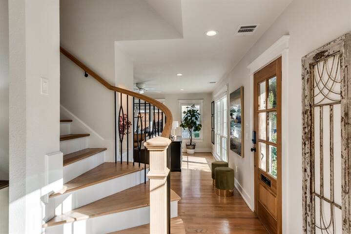 The Allison House: Historic Home w/Pool, Hot Tub gallery image 3