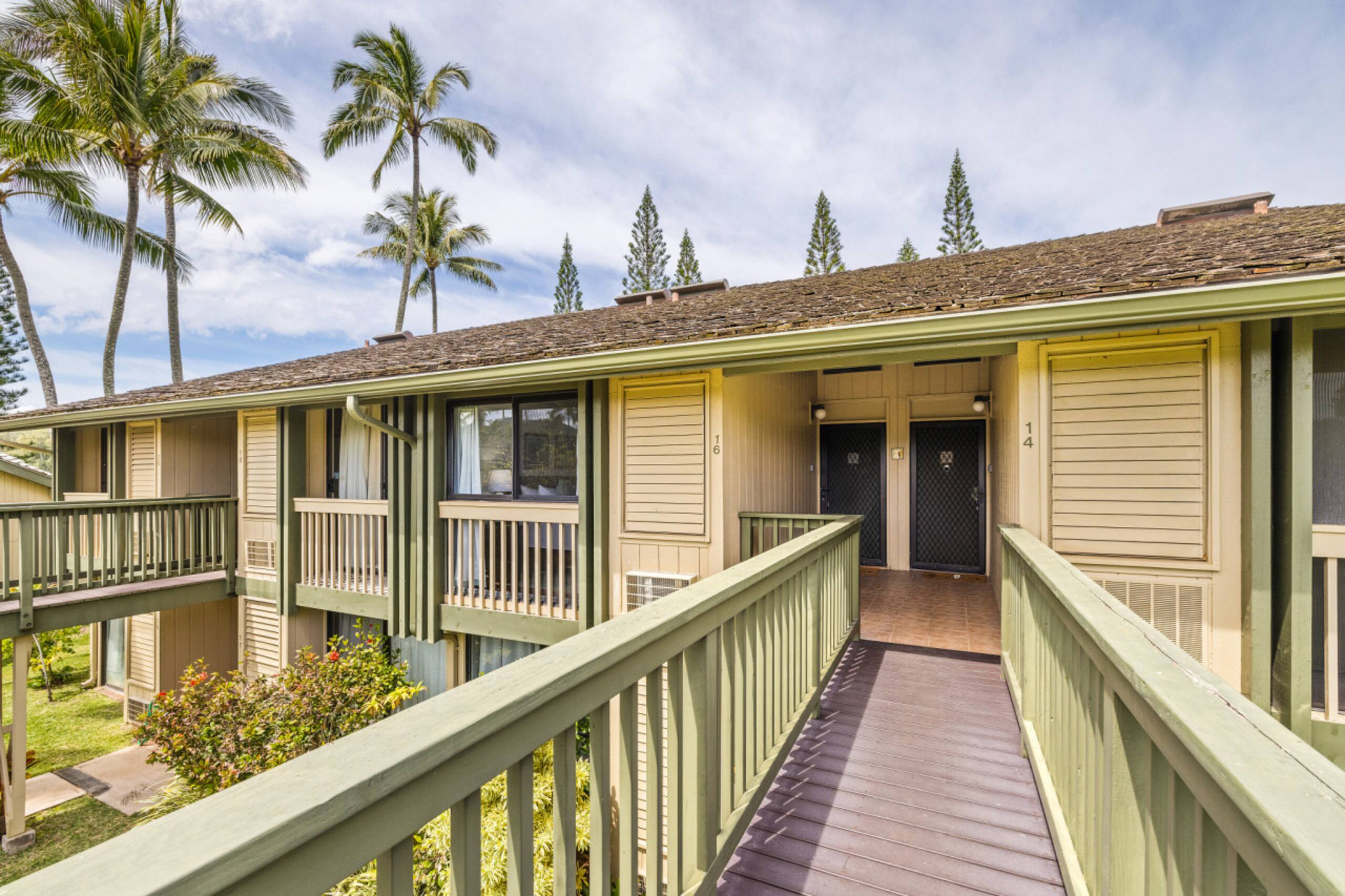 Home in Kahuku · ★4.93 · 2 bedrooms · 3 beds · 2 shared baths - Image 36
