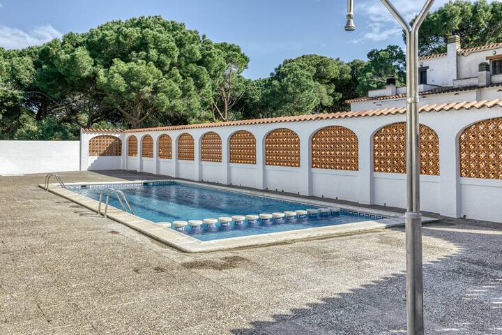 Villa Montgó Parc con Piscina gallery image 3