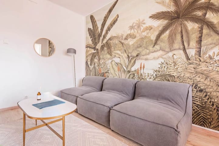 Rocafort | Bright 4BR near Plaza Espana gallery image 2