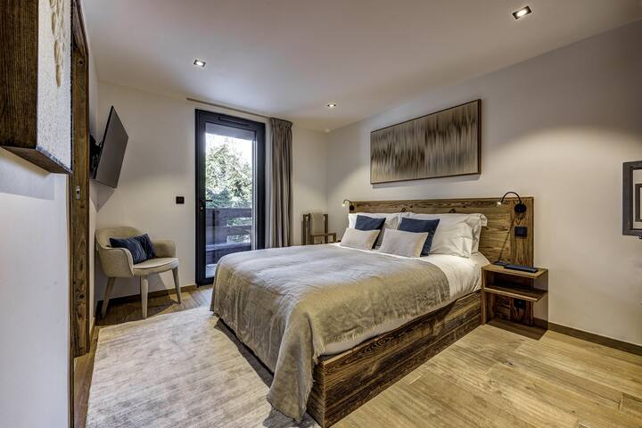 Quality Chalet with pastries & housekeeping daily