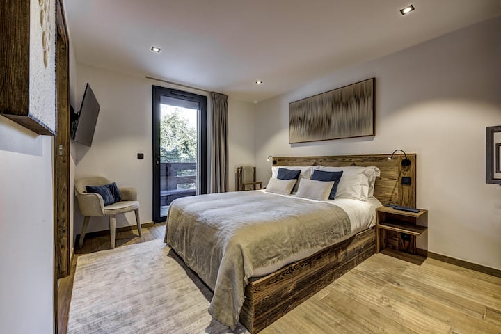 Sypialnia 1, pokój dwuosobowy z łazienką i wspólnym balkonem