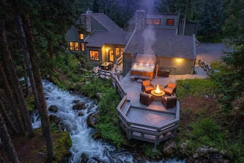 Creekside Château • Private Waterfall • Luxury