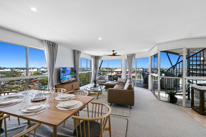 Luxurious Penthouse Near Beach with Unmatched View gallery image 4