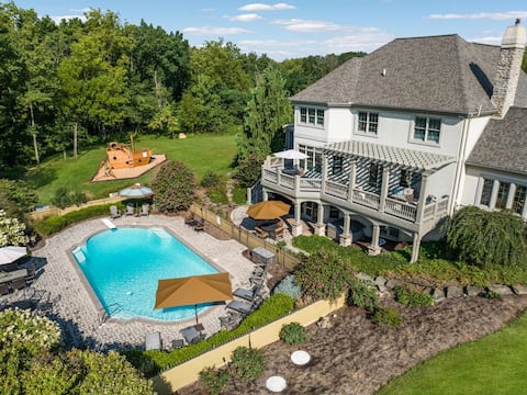 5 Star Family Hershey Retreat Pool Hot tub Theater