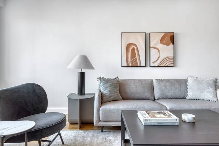 Blueground | Lenox Hill, elevator & doorman gallery image 2