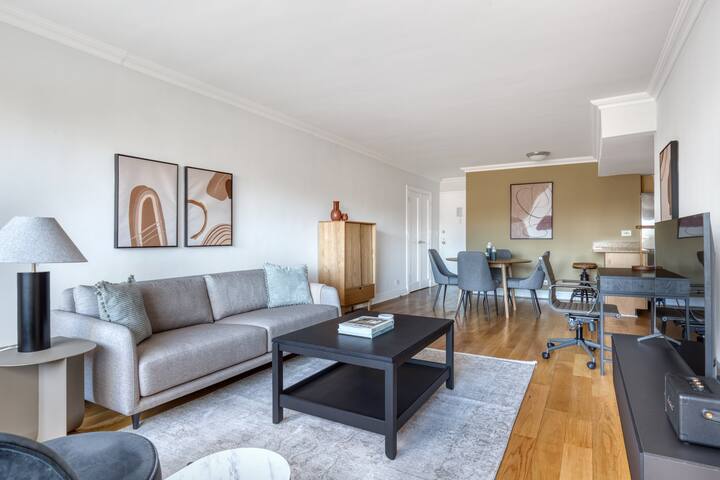 Blueground | Lenox Hill, elevator & doorman gallery image 3