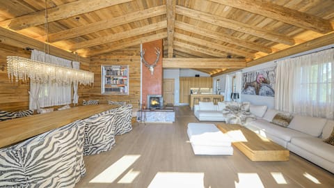 Top Airbnb: Chalet Bockberg Ski-in & out | by One Villas in Kitzbühel