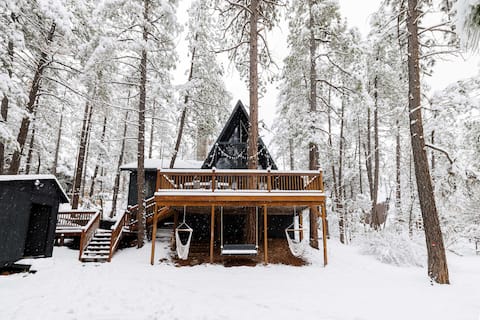 Pet-Friendly Pine Cabin w/ Hot Tub & Fire Pit!