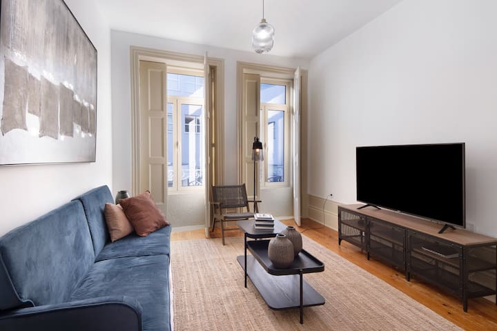 Crooked Floor House – 1st floor gallery image 4