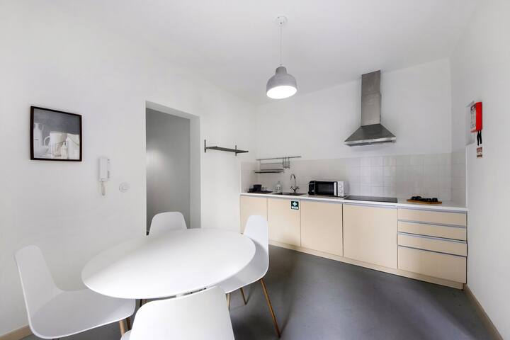 Crooked Floor House – ground floor gallery image 4