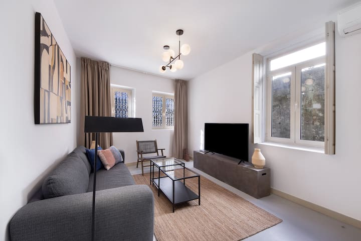 Crooked Floor House – ground floor