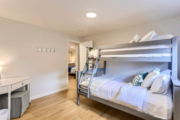 غرفة نوم بطابقين