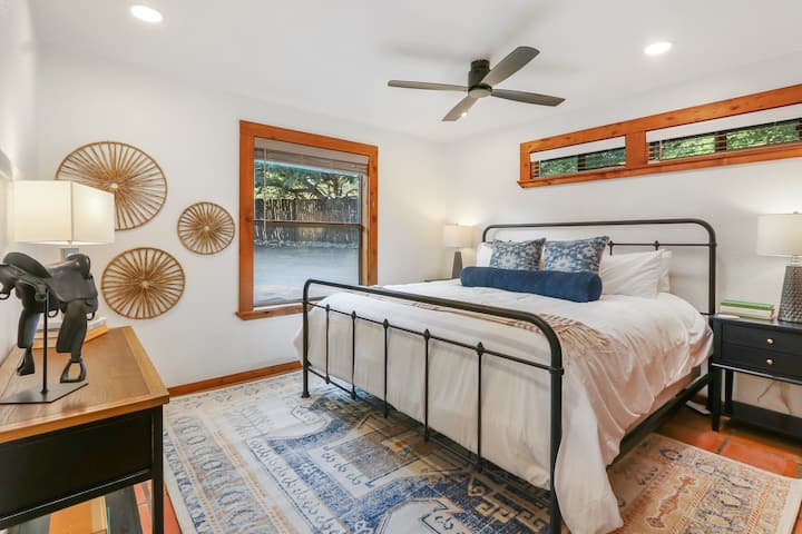 Vlastná spálňa s manželskou posteľou King