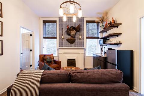 Wild Turkey Suite, The Woodford Hotel